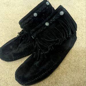 Minnetonka Moccasins size 8